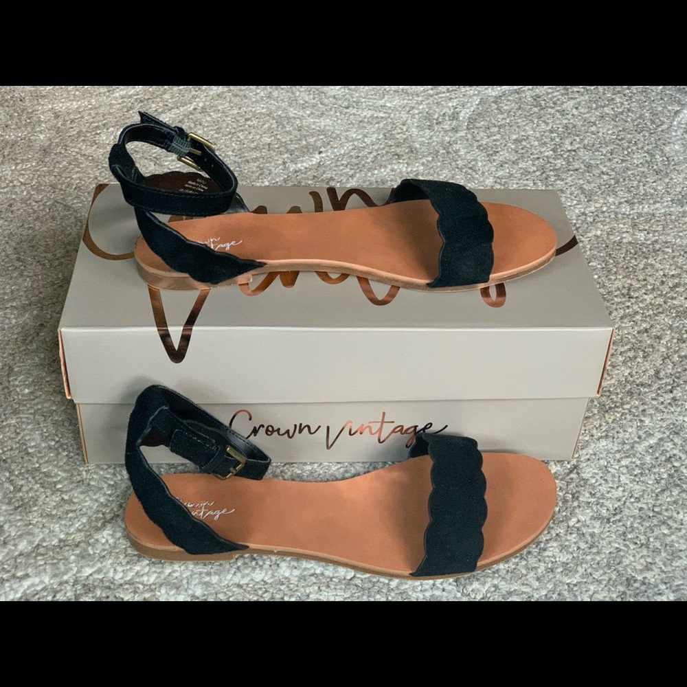 Crown vintage flat